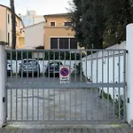 Star 200 Mt Dalla E Parcheggio Privato * Viareggio