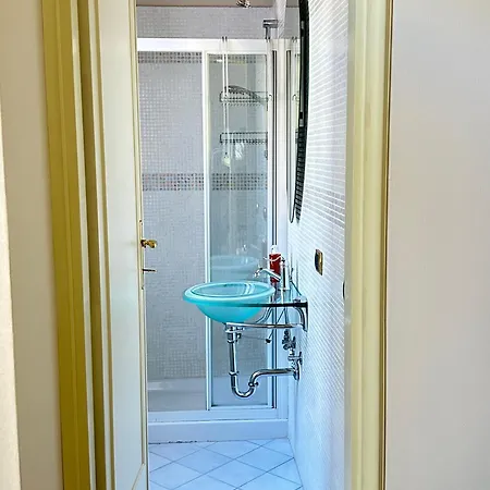 Star 200 Mt Dalla E Parcheggio Privato * Viareggio
